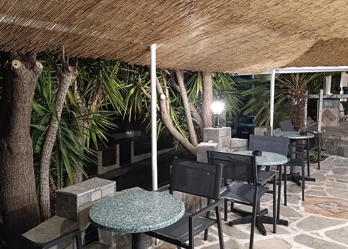 Sirocco Seaside מלון דירות גראקיני