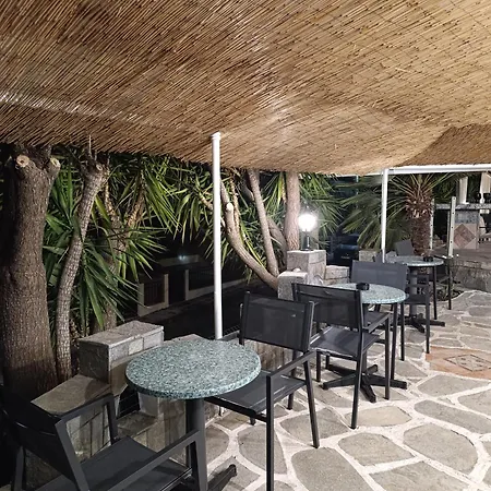Sirocco Seaside Apart Otel Gerakini