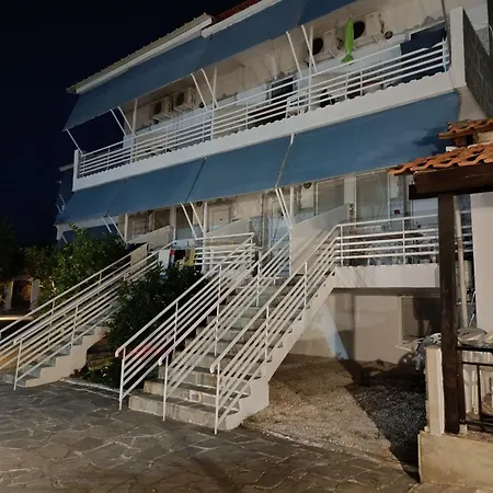 Sirocco Seaside شقة فندقية 3*